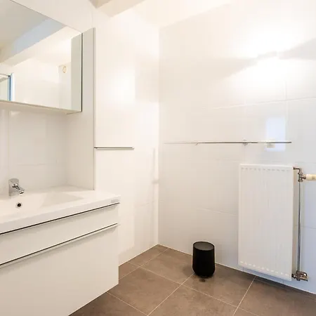 Papa Figos - Classy And Spacious 2 Bedroom Oostende